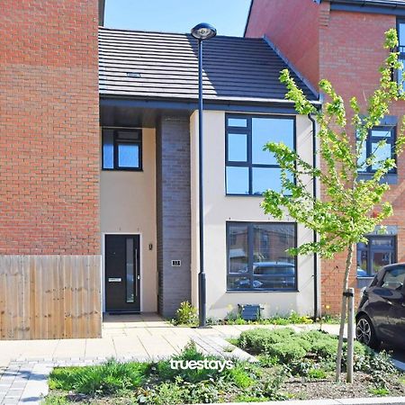 Regal House By True Stays - 3 Bedroom House In Stoke-On-Trent Bagian luar foto