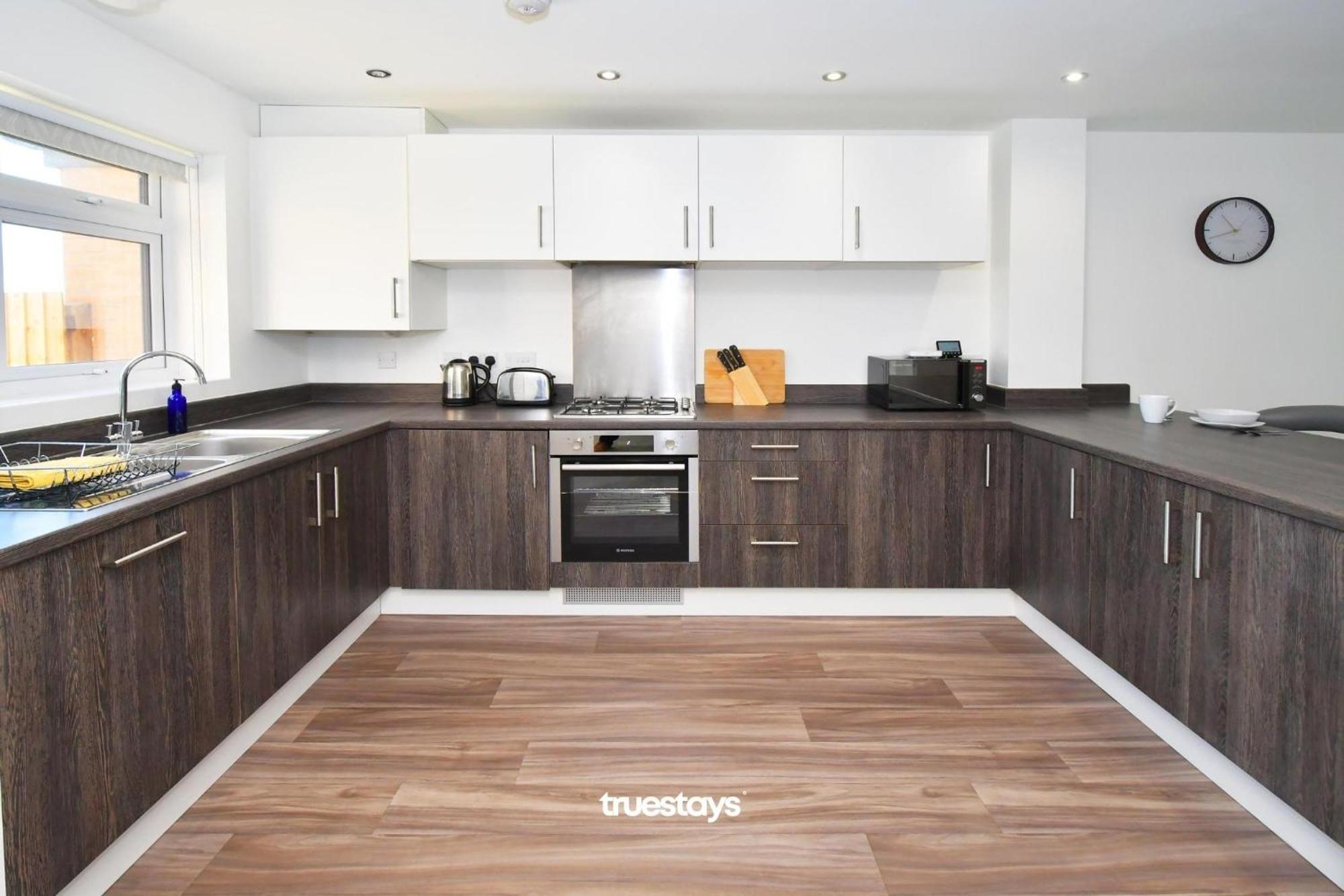 Regal House By True Stays - 3 Bedroom House In Stoke-On-Trent Bagian luar foto