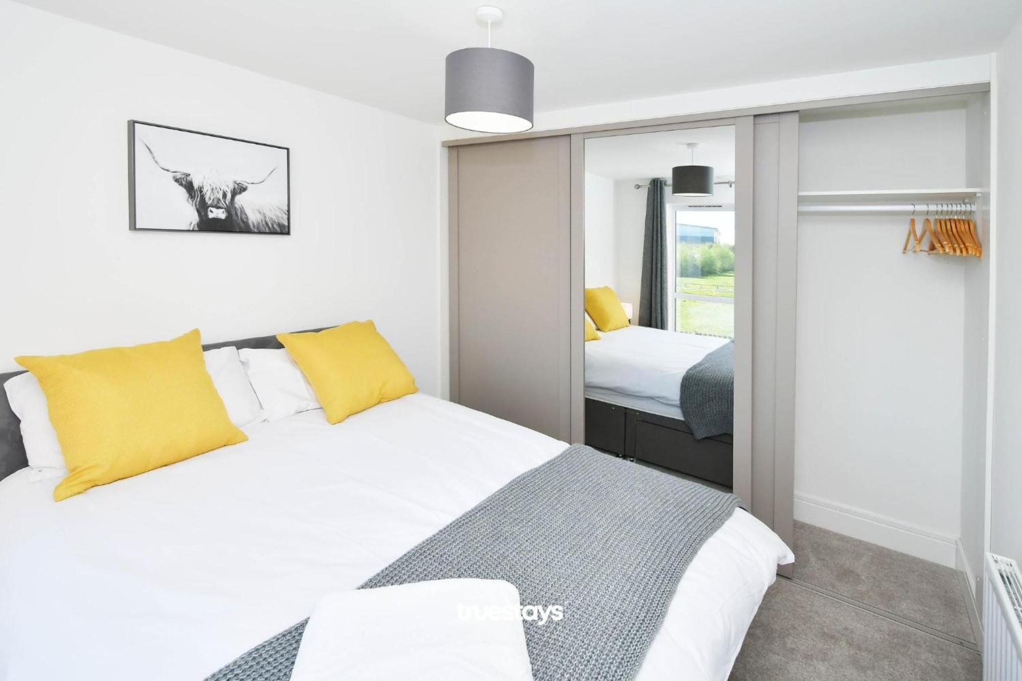 Regal House By True Stays - 3 Bedroom House In Stoke-On-Trent Bagian luar foto