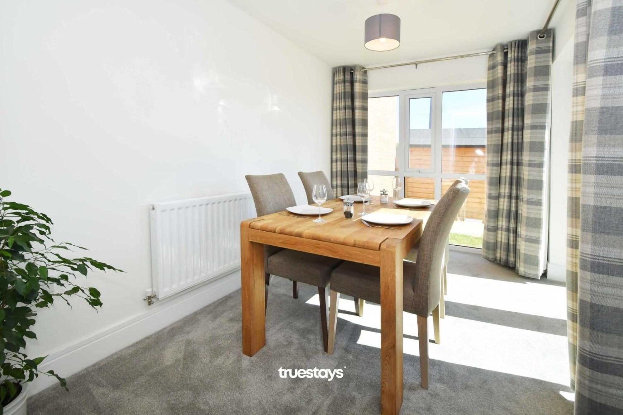 Regal House By True Stays - 3 Bedroom House In Stoke-On-Trent Bagian luar foto