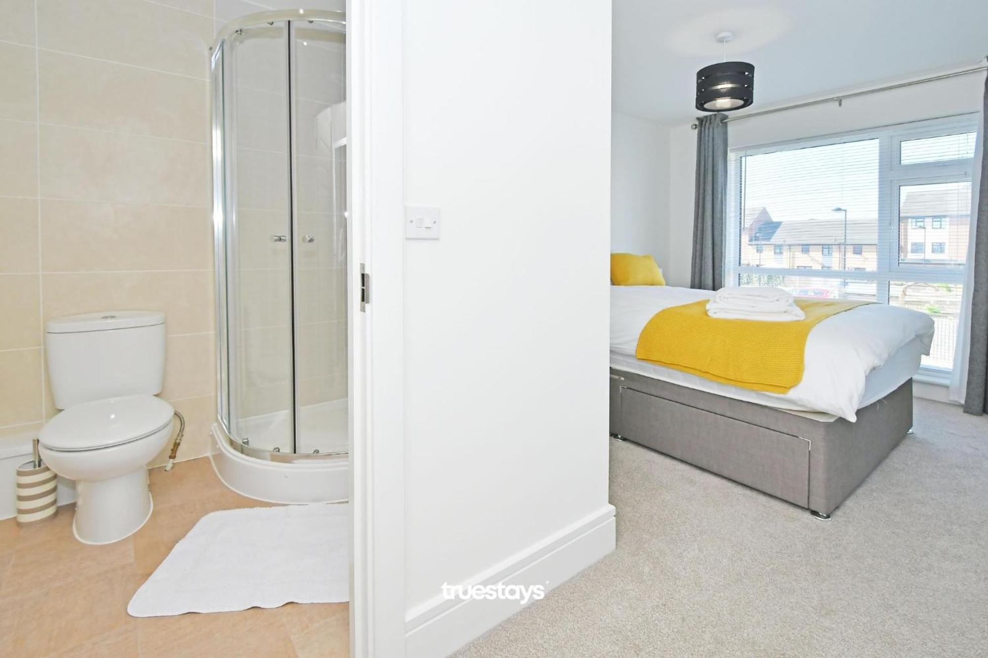 Regal House By True Stays - 3 Bedroom House In Stoke-On-Trent Bagian luar foto