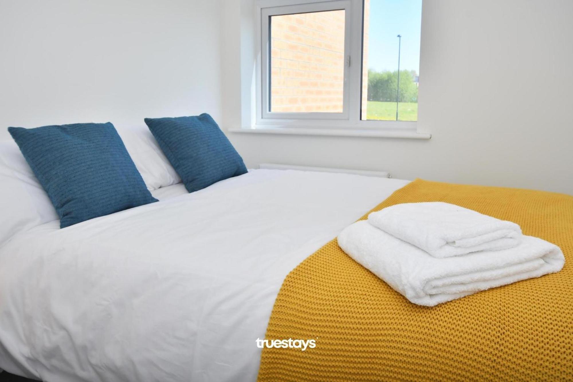 Regal House By True Stays - 3 Bedroom House In Stoke-On-Trent Bagian luar foto