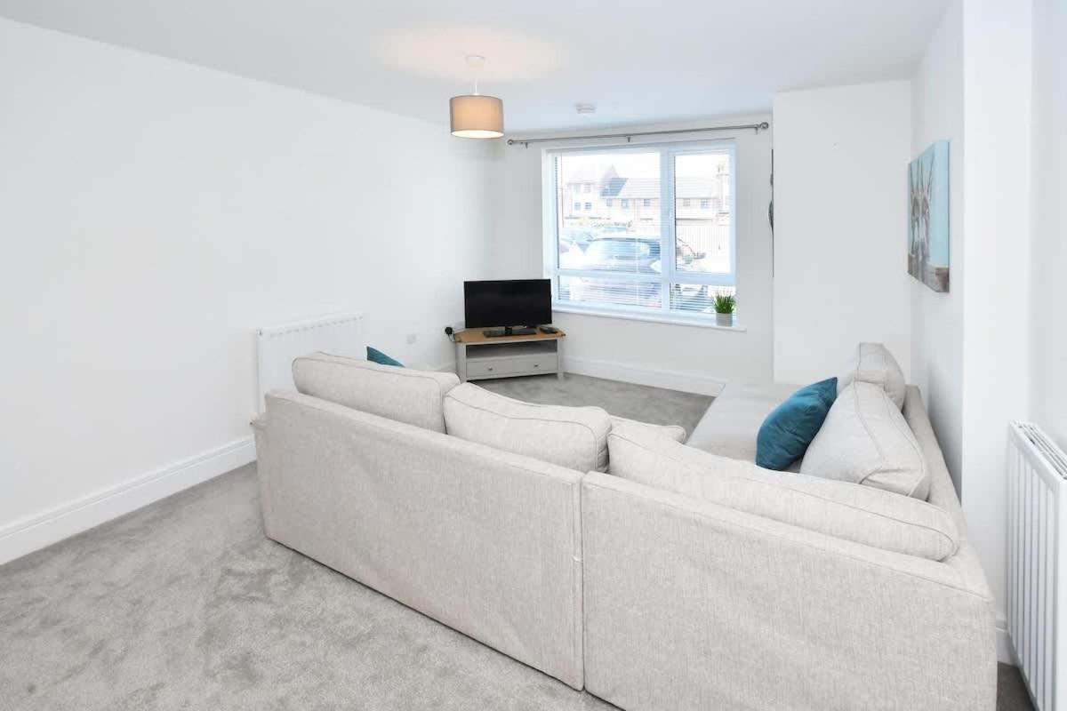 Regal House By True Stays - 3 Bedroom House In Stoke-On-Trent Bagian luar foto