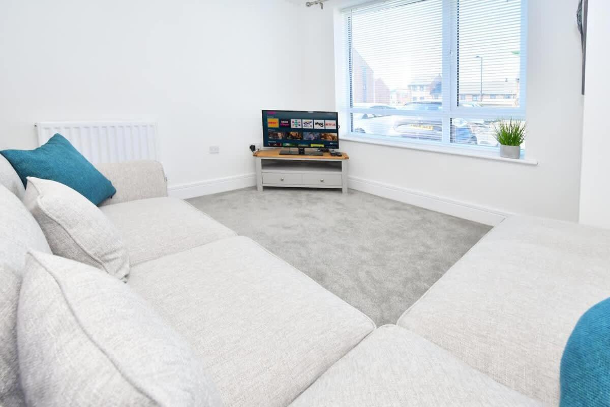 Regal House By True Stays - 3 Bedroom House In Stoke-On-Trent Bagian luar foto